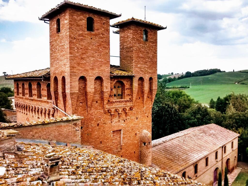 モンテローニ・ダルビア Castello Di San Fabianoゲストハウス エクステリア 写真